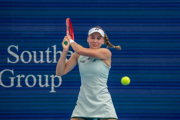 Cincinnati Open Third Round: Elena Rybakina Vs Magdalena Frech Elena Rybakina is seen during her third-round match against Magdalena Frech at the Cincinnati Open in Mason, Ohio, on August 17, 2026. Mason Ohio United States  Copyright: xJasonxWhitmanx originalFilename:whitman-cincinna260817_npFh2.jpg
