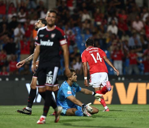 August 17, 2026, Rio Maior, Santarem, Portugal: VANGELIS PAVLIDIS of Lisboa Benfica celebrating a goal during the Liga Portugal Betclic 26 27 match between SL Benfica and Casa Pia AC at Estadio Municipal de Rio Maior on August 17 2026, in Rio Maior, Portugal. Rio Maior Portugal - ZUMAa269 20260817_zsp_a269_049 Copyright: xSandroxAlemaox