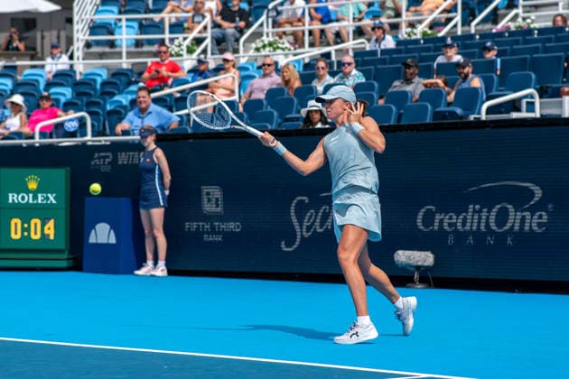 Cincinnati Open: Iga ÅöwiÄÖtek Vs. Maria Sakkaro Third Round Iga Swiatek is seen during her third-round match against Maria Sakkari at the Cincinnati Open in Mason, Ohio, on August 17, 2026. Mason Ohio United States  Copyright: xJasonxWhitmanx originalFilename:whitman-cincinna260817_nptf9.jpg