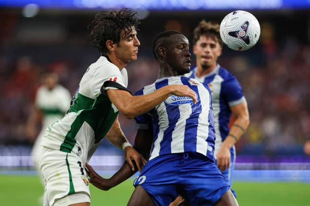 August 17, 2026, A Coruna, A Coruna, SPAIN: Gonzalo Villar of Elche CF and Nsongo Bil of RC Deportivo A Coruna in action during the Spanish league, LaLiga EA Sports, football match played between RC Deportivo and Elche CF at Riazor stadium on August 17, 2026, in A Coruna, Spain. RC Deportivo A Coruna V Elche CF - LaLiga EA Sports  - ZUMAa181 20260817_zaa_a181_086 Copyright: xIrinaxR.xHipolitox