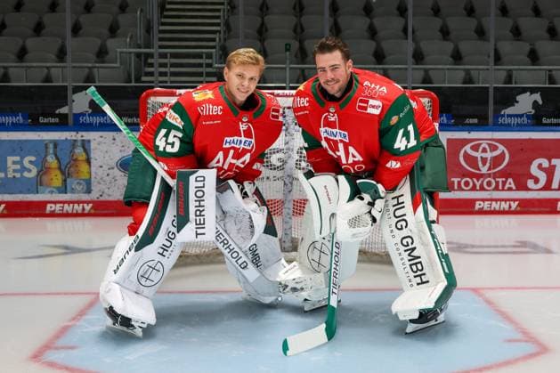 l-r: Tobias Ancicka 45 (Augsburger Panther) und Peyton Jones 41 (Augsburger Panther), Mannschafts und Portraitbilder, Augsburger Panther, Saison 2026 2027, Eishockey, Penny-DEL, 17.08.2025 Augsburg Bayern Deutschland *** l r Tobias Ancicka 45 Augsburg Panthers and Peyton Jones 41 Augsburg Panthers, team and portrait photos, Augsburg Panthers, 2026–2027 season, ice hockey, Penny DEL, August 17, 2025, Augsburg, Bavaria, Germany Copyright: xkolbert-press ChristianxKolbertx