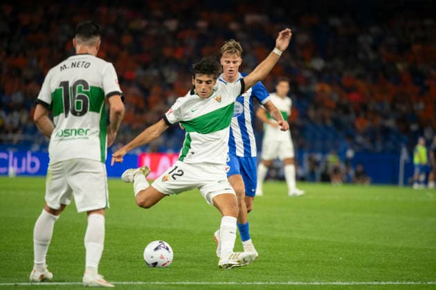 ESP: LaLiga Hypermotion Deportivo La Coruna - Elche CF Gonzalo Villar of elche during LaLiga Hypermotion between Deportivo LA Coruna - Elche CF played at Abanca-Riazor Stadium, La Coruna, Galicia on August 17, 2026 in Spain Spain *** ESP LaLiga Hypermotion Deportivo La Coruna Elche CF Gonzalo Villar of Elche during the LaLiga Hypermotion match between Deportivo La Coruna and Elche CF played at Abanca Riazor Stadium, La Coruna, Galicia, on August 17, 2026, in Spain Spain Copyright: xMosreyx xAgenciaxLOFx