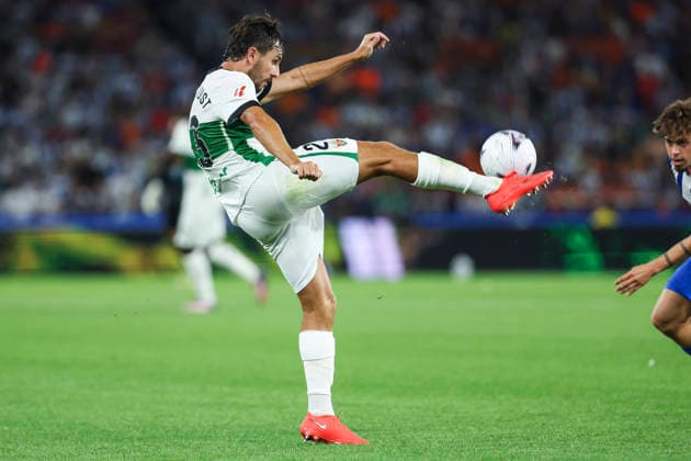 August 17, 2026, A Coruna, A Coruna, SPAIN: Victor Chust of Elche CF in action during the Spanish league, LaLiga EA Sports, football match played between RC Deportivo and Elche CF at Riazor stadium on August 17, 2026, in A Coruna, Spain. A Coruna SPAIN - ZUMAa181 20260817_zaa_a181_105 Copyright: xIrinaxR.xHipolitox