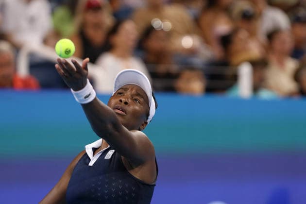 CINCINNATI, OH - AUGUST 17: Venus Williams of the United States serves during the Cincinnati Open at the Lindner Family Tennis Center on August 17, 2026 in Mason, Ohio. (Photo by Ian Johnson Icon Sportswire) TENNIS: AUG 17 Cincinnati Open EDITORIAL USE ONLY Icon260817011