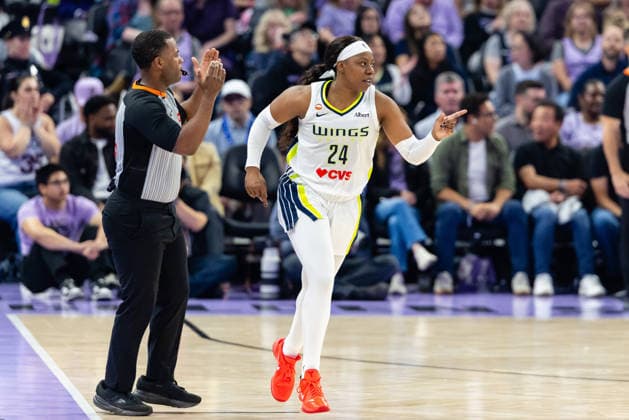 SAN FRANCISCO, CA - AUGUST 17: Arike Ogunbowale 24 of the Dallas Wings points after scoring during a WNBA, Basketball Damen, USA game against the Golden State Valkyries on August 17, 2026 at Chase Center in San Francisco, CA. (Photo by Matthew Huang Icon Sportswire) WNBA: AUG 17 Dallas Wings at Golden State Valkyries EDITORIAL USE ONLY Icon260817014