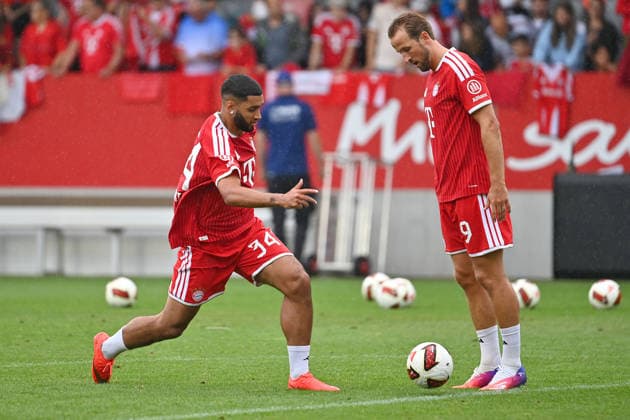 v.li:Ismael SAIBARI (Bayern Muenchen), Harry KANE (Bayern Muenchen),Aktion. Oeffentliches Training FC Bayern Muenchen und Family Day am 17.08.2026 auf dem FC Bayern Campus in Muenchen. Fussball 1. Bundesliga,Saison 2026 2027. *** From left: Ismael SAIBARI, Bayern Munich, Harry KANE Bayern Munich, Event: FC Bayern Munich Open Training Session and Family Day on August 17, 2026, at the FC Bayern Campus in Munich, Soccer, Bundesliga 1, 2026–2027 Season