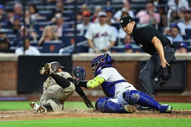 MLB, Baseball Herren, USA San Diego Padres Vs. New York Mets San Diego Padres Xander Bogaerts 2 is thrown out at home plate by New York Mets Francisco Alvarez 4 during the second inning of a baseball game at Citi Field in Flushing, New York, on August 17, 2026. New York City New York United States  Copyright: xGordonxDonovanx originalFilename:donovan-mlbsandi260817_npZ0w.jpg