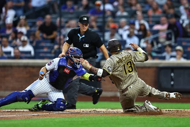 MLB, Baseball Herren, USA San Diego Padres Vs. New York Mets San Diego Padres Manny Machado 13 is thrown out by New York Mets catcher Francisco Alvarez 4 while attempting to score during the first inning of a baseball game at Citi Field in Flushing, New York, on August 17, 2026. New York City New York United States  Copyright: xGordonxDonovanx originalFilename:donovan-mlbsandi260817_np7k8.jpg