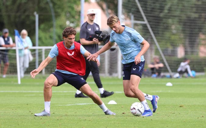 Soufian Gouram, Marton Dardai Zweikampf Spielszene Aktion Fußball Fussball Saison 2026 2027 2.Bundesliga Herren DFL 18.08.2026 Training Hertha BSC Berlin DFL regulations prohibit any use of photographs as image sequences and or quasi-video. *** Soufian Gouram, Marton Dardai: Tackle, Game Scene, Action, Sports, Soccer, Soccer Season 2026–2027, 2. Bundesliga Men, DFL, August 18, 2026, Training, Hertha BSC Berlin. DFL regulations prohibit any use of photographs as image sequences and or quasi-video.
