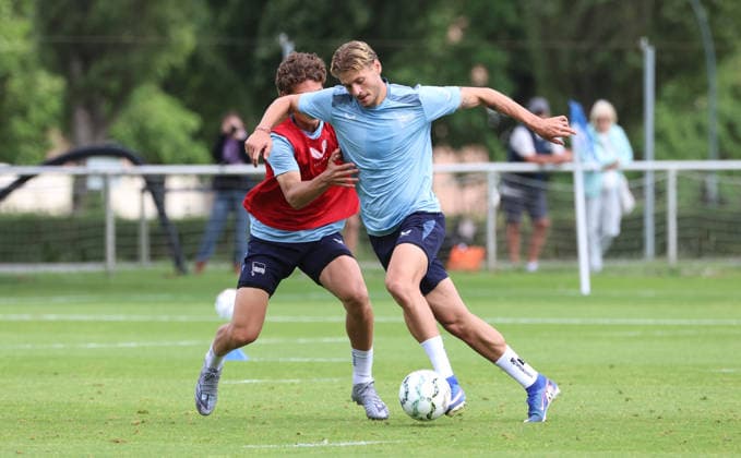 Soufian Gouram, Marton Dardai Zweikampf Spielszene Aktion Fußball Fussball Saison 2026 2027 2.Bundesliga Herren DFL 18.08.2026 Training Hertha BSC Berlin DFL regulations prohibit any use of photographs as image sequences and or quasi-video. *** Soufian Gouram, Marton Dardai: Tackle, Game Scene, Action, Sports, Soccer, Soccer Season 2026–2027, 2. Bundesliga Men, DFL, August 18, 2026, Training, Hertha BSC Berlin. DFL regulations prohibit any use of photographs as image sequences and or quasi-video.