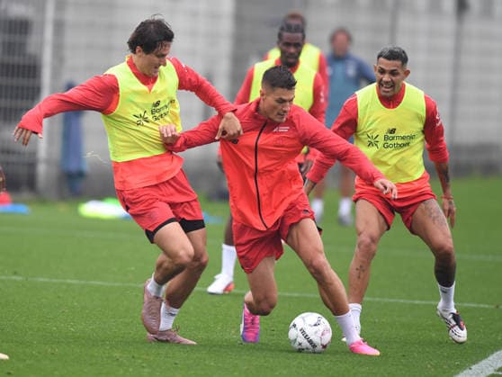 18.08.2026, xophax, Fussball 1.Bundesliga, Bayer 04 Leverkusen , Training , Saison 2026 2027. V.l.n.rechts : Tim Oermann , Patrick Schick , Facundo Medina ( alle Bayer 04 Leverkusen ) Leverkusen *** August 18, 2026, xophax, Soccer, Bundesliga 1, Bayer 04 Leverkusen, Training, 2026–2027 Season. From left to right: Tim Oermann, Patrick Schick, Facundo Medina—all of Bayer 04 Leverkusen, Leverkusen