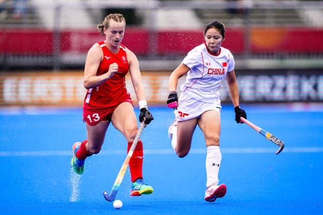 2026-08-18 England v China - FIH Hockey World Cup AMSTELVEEN, NETHERLANDS - AUGUST 18: Elena Rayer of England, Jinzhuang Tan of China during the FIH Hockey World Cup match between England and China at Wagener Stadion on August 18, 2026 in Amstelveen, Netherlands. Amstelveen Wagener Stadion Netherlands Content not available for redistribution in The Netherlands directly or indirectly through any third parties. Copyright: xAndrexWeeningx