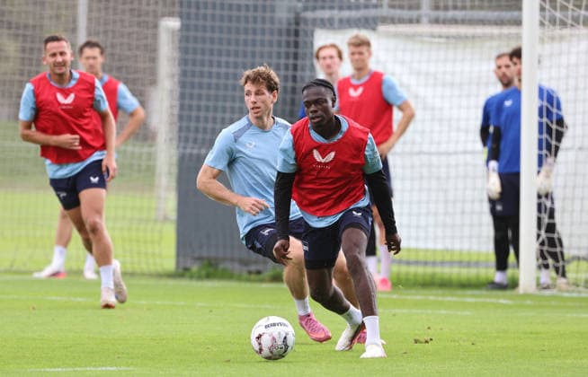 Boris Mamuzah Lum am Ball Einzelbild Freisteller Aktion Fußball Fussball Saison 2026 2027 2.Bundesliga Herren DFL 18.08.2026 Training Hertha BSC Berlin DFL regulations prohibit any use of photographs as image sequences and or quasi-video. *** Boris Mamuzah Lum on the Ball Single Image Cutout Action Sports Soccer 2026–2027 Season 2. Bundesliga Men s DFL August 18, 2026 Training Hertha BSC Berlin DFL regulations prohibit any use of photographs as image sequences and or quasi-video
