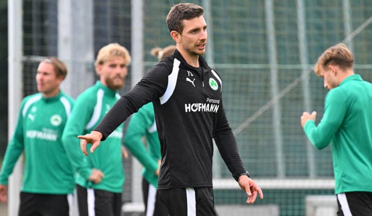 18.08.2026 - Fussball - 2. Bundesliga - Saison 2026 2027 - SpVgg Greuther Fürth Fuerth ( Kleeblatt ) - Training - - xwoxzix - Florian Leimeister (Athletik-Trainer SpVgg Greuther Fürth) *** August 18, 2026 Soccer 2. Bundesliga 2026–2027 Season SpVgg Greuther Fürth (Füroth Kleeblatt) Training xwoxzix Florian Leimeister, Strength and Conditioning Coach, SpVgg Greuther Fürth