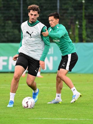 18.08.2026 - Fussball - 2. Bundesliga - Saison 2026 2027 - SpVgg Greuther Fürth Fuerth ( Kleeblatt ) - Training - - xwoxzix - Maxim Dal (5, SpVgg Greuther Fürth ) Shinta Appelkamp (8, SpVgg Greuther Fürth ) *** August 18, 2026 Soccer 2. Bundesliga 2026–2027 Season SpVgg Greuther Fürth Fürth Kleeblatt Practice xwoxzix Maxim Dal 5, SpVgg Greuther Fürth Shinta Appelkamp 8, SpVgg Greuther Fürth