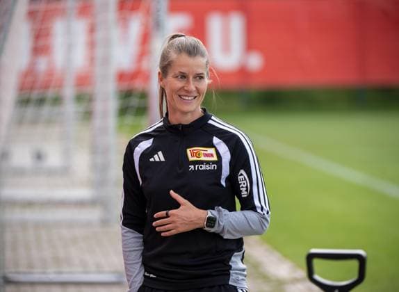 Fußball, Frauen, Saison 2026 2027, Google Pixel Frauen-Bundesliga, 1. FC Union Berlin, Training, Trainerin Marie-Louise Eta (1. Frauen 1. FC Union), 18.08.2026, *** Soccer, Women, 2026–2027 Season, Google Pixel Women s Bundesliga, 1. FC Union Berlin, Practice, Coach Marie Louise Eta, 1. FC Union Women s Team, August 18, 2026, Copyright: xMatthiasxKochx