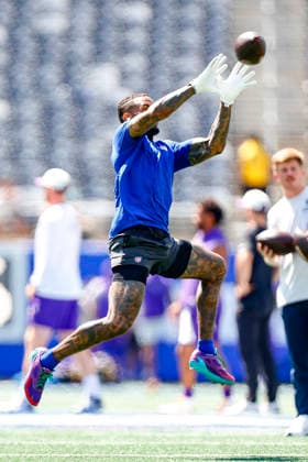 NFL, American Football Herren, USA 2026: Vikings Vs Giants AUG 15 August 15, 2026: Before the game, New York Giants wide receiver Odell Beckham Jr. (3) warms up in a NFL preseason game at MetLife Stadium in East Rutherford, NJ. The Minnesota Vikings defeated the New York Giants 13-10. Shaquan Woody Cal Media(Credit Image: Â Shaquan Woody Cal Sport Media) East Rutherford Nj USA EDITORIAL USE ONLY Copyright: xx ZUMA-20260815_faf_c04_164.jpg ShaquanxWoodyx csmphotothree511852