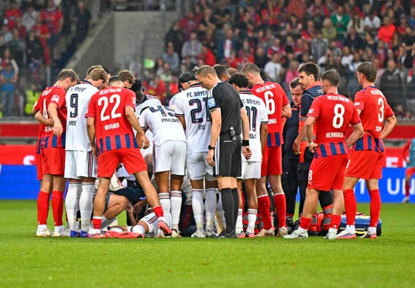 18.08.2026, Fussball Bundesliga 2026 2027, Testspiel, 1.FC Heidenheim - FC Bayern München, in der Voith-Arena Heidenheim, Jamal Musiala (Bayern München) liegt am Boden. *** August 18, 2026, 2026–2027 Bundesliga, Friendly Match, 1. FC Heidenheim vs. FC Bayern Munich, at the Voith Arena in Heidenheim, Jamal Musiala of Bayern Munich is down on the ground