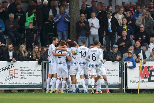 18.08.2026, Herren, Fussball, Saison 2026 2027, Regionalliga Bayern, 5. Spieltag: TSV Aubstadt - TSV 1860 Muenchen Der TSV 1860 München bejubelt das 0:1 durch Emre Erdogan ( 19, TSV 1860 München) Sulzfeld Schulstadion Aubstadt (NGN Arena) Bayern Deutschland *** August 18, 2026, Men s, Soccer, 2026–2027 Season, Bavarian Regional League, Matchday 5: TSV Aubstadt vs. TSV 1860 Munich. TSV 1860 Munich celebrates the 0–1 goal scored by Emre Erdogan in the 19th minute, TSV 1860 Munich, Sulzfeld, Schulstadion Aubstadt, NGN Arena, Bavaria, Germany