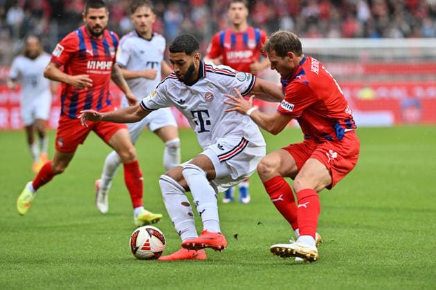Testspiel; 1. FC Heidenheim - FC Bayern München; 18.08.2026 HEIDENHEIM, GERMANY - 18. AUGUST: im Duell Ismael SAIBARI (FC Bayern Munich 34) und Tim SIERSLEBEN (1. FC Heidenheim 4) während dem Testspiel zwischen dem 1. FC Heidenheim und dem FC Bayern München in der Voith-Arena *** Exhibition Match: 1 FC Heidenheim vs. FC Bayern Munich, August 18, 2026, HEIDENHEIM, GERMANY, August 18: A showdown between Ismael SAIBARI (FC Bayern Munich, 34) and Tim SIERSLEBEN (1 FC Heidenheim, 4) during the friendly match between 1 FC Heidenheim and FC Bayern Munich at the Voith Arena Copyright: xBEAUTIFULxSPORTS Goldbergx