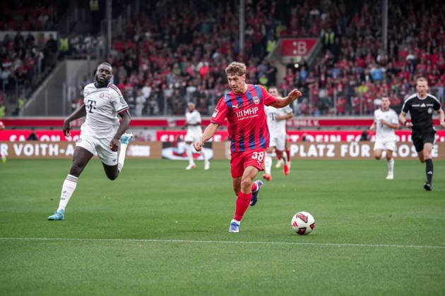 Deutschland: Fussball Saison 2026 2027 , Testspiel Freundschaftsspiel , 1. FC Heidenheim vs. FC Bayern München - Voith-Arena (Heidenheim) : Yannik Wagner (1. FC Heidenheim, 38) am Ball, im Ballbesitz Heidenheim Voith-Arena Deutschland Germany *** Germany Soccer Season 2026–2027, Exhibition Match, 1. FC Heidenheim vs. FC Bayern Munich, Voith Arena, Heidenheim, Yannik Wagner, 1. FC Heidenheim, 38 touches, in possession, Heidenheim, Voith Arena, Germany Copyright: xBennetxLongx
