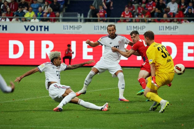 18.08.26 1. FC Heidenheim - FC Bayern München Deutschland, Heidenheim, 18.08.2026, Fussball, Bundesliga, Saison 2026 2027, Testspiel, 1. FC Heidenheim - FC Bayern München: Luis Diaz (FC Bayern München); Tor 2:3 Diaz. *** August 18, 2026, 1 FC Heidenheim vs. FC Bayern Munich, Germany, Heidenheim, August 18, 2026, Soccer, Bundesliga, 2026–2027 season, Friendly match, 1 FC Heidenheim vs. FC Bayern Munich, Luis Diaz, FC Bayern Munich, Goal 2, 3, Diaz