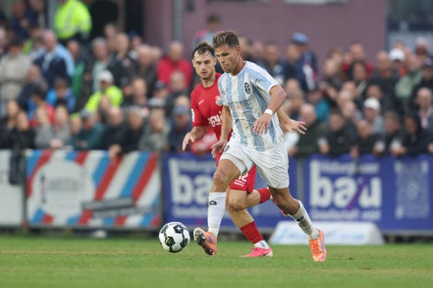 18.08.2026, Herren, Fussball, Saison 2026 2027, Regionalliga Bayern, 5. Spieltag: TSV Aubstadt - TSV 1860 Muenchen Florian Niederlechner ( 7, TSV 1860 München) Sulzfeld Schulstadion Aubstadt (NGN Arena) Bayern Deutschland *** August 18, 2026, Men s, Soccer, 2026–2027 Season, Bavarian Regional League, Matchday 5: TSV Aubstadt vs. TSV 1860 Munich; Florian Niederlechner 7; TSV 1860 Munich; Sulzfeld; Schulstadion Aubstadt; NGN Arena; Bavaria; Germany