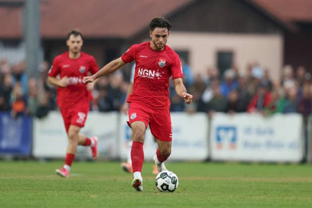 18.08.2026, Herren, Fussball, Saison 2026 2027, Regionalliga Bayern, 5. Spieltag: TSV Aubstadt - TSV 1860 Muenchen Severo Sturm ( 11, TSV Aubstadt) im Ballbesitz Sulzfeld Schulstadion Aubstadt (NGN Arena) Bayern Deutschland *** August 18, 2026, Men s, Soccer, 2026–2027 season, Bavarian Regional League, Matchday 5: TSV Aubstadt vs. TSV 1860 Munich; Severo Sturm 11; TSV Aubstadt in possession; Sulzfeld Schulstadion, Aubstadt; NGN Arena, Bavaria, Germany