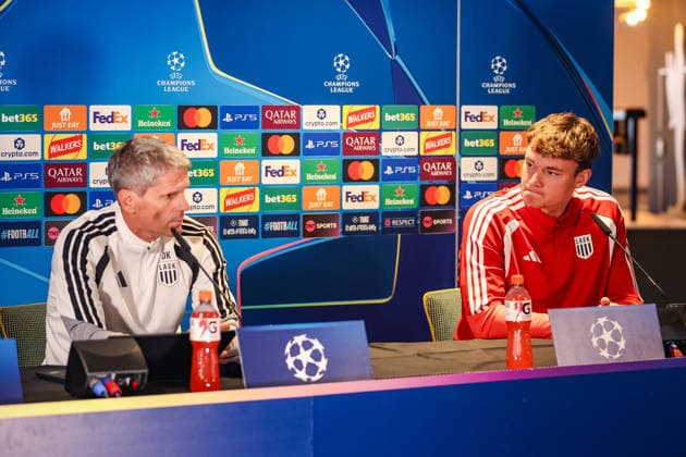 SOCCER - UEFA CL, Celtic vs LASK GLASGOW,SCOTLAND,18.AUG.26 - SOCCER - UEFA Champions League, play-off, Celtic Glasgow vs Linzer ASK, preview, press conference, PK, Pressekonferenz LASK. Image shows head coach Dietmar Kuehbauer (LASK) and Lukas Jungwirth (LASK).  GEPAxpictures xManuelxBinder