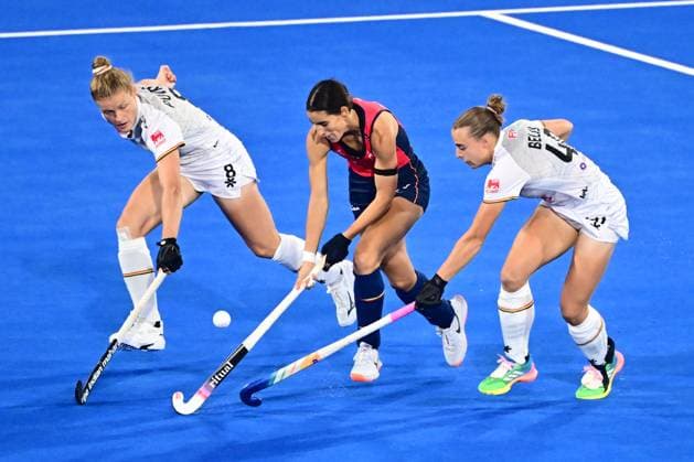 Spain v Belgium - FIH Hockey World Cup 2026 WAVRE, BELGIUM - AUGUST 18 : Emma Puvrez of Belgium, Camille Belis of Belgium and Petchame Estel of Spain battle for the ball during the FIH Hockey World Cup 2026 first phase group pool C match between Spain and Belgium on August 18, 2026 in Wavre, Belgium, 18 08 2026 Wavre Belgium  Copyright: xPeterxDexVoechtx