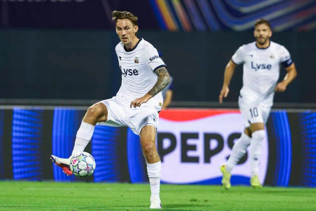 Zagreb 20260818. Vikings Kristoffer Askildsen with the ball and Vikings Zlatko Tripic during the Champions League qualifying playoff match between Dinamo Zagreb and Viking at Maksimir Stadium. Photo: Nikola Krstic NTB EDITORIAL USE ONLY. RESTRICTED USE FOR BETTING COMPANIES Ref:_SPO9_OcGcwxm18.jpg *** Zagreb, August 18, 2026: Kristoffer Askildsen of the Vikings with the ball and Zlatko Tripic of the Vikings during the Champions League qualifying playoff match between Dinamo Zagreb and the Vikings at Maksimir Stadium. Photo by Nikola Krstic, NTB. EDITORIAL USE ONLY. RESTRICTED USE FOR BETTING COMPANIES.  Copyright: xNTBx