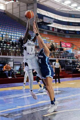 FIBA Women s Olympic Pre-Qualifying Tournament 2026 - South Sudan vs Argentina Nyamer Diew (L) of South Sudan vies for the ball with Florencia Chagas of Argentina during the Group A game of the FIBA Women s Olympic Pre-Qualifying Tournament 2026 between South Sudan and Argentina in Guadalajara, Mexico, 18 August 2026. GUADALAJARA Mexico  Copyright: xFRANCISCOxGUASCOx