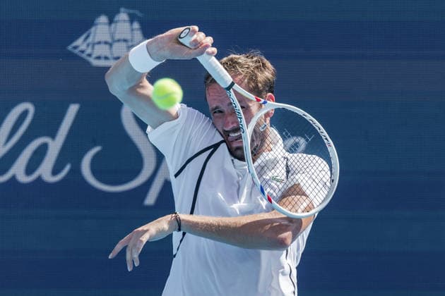 Sport Bilder des Tages #2 August 18, 2026, Mason, Ohio, U.S: Daniil Medvedev (RUS) hits a forehand shot during TuesdayÃ¢â‚¬â ¢s third round at the Cincinnati Open at the Lindner Family Tennis Center , Mason, Oh. Tennis 2026 - Cincinnati Open ATP, Tennis Herren  - ZUMAs304 20260818_zaf_s304_025 Copyright: xScottxStuartx