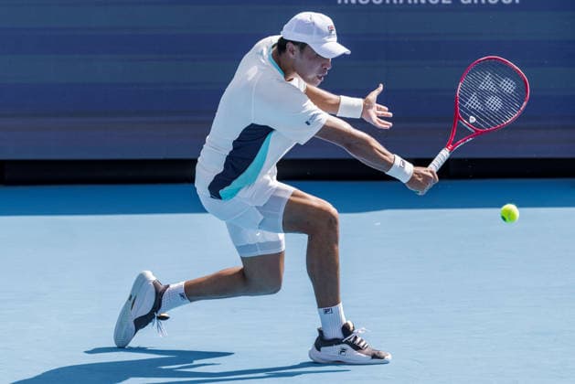 August 18, 2026, Mason, Ohio, U.S: Brandon Nakashima (USA) hits a backhand shot during TuesdayÃ¢â‚¬â ¢s third round at the Cincinnati Open at the Lindner Family Tennis Center , Mason, Oh. Mason U.S - ZUMAs304 20260818_zaf_s304_037 Copyright: xScottxStuartx
