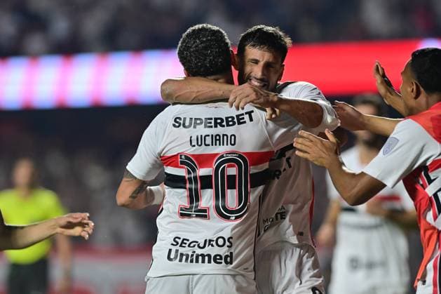 Cicero Pompeu de Toledo Sao Paulo, (SP) - 08 18 2026 - SPORTS Copa Sudamericana: SAO PAULO X BOLIVAR - Goal by Calleri of Sao Paulo, during the match between Sao Paulo x Bolivar, valid for the second leg of the round of 16 of the Copa Sudamericana, held at the Morumbi stadium, in Sao Paulo, on the night of Tuesday, 18 (Photo: Eduardo Carmim Photo Premium SPP) 30930 (Eduardo Carmim SPP)  Copyright: xEduardoxCarmimx xSPPx spp-en-EdCa-copa_sul_americana_sao_paulo_bolivar_bol_498141