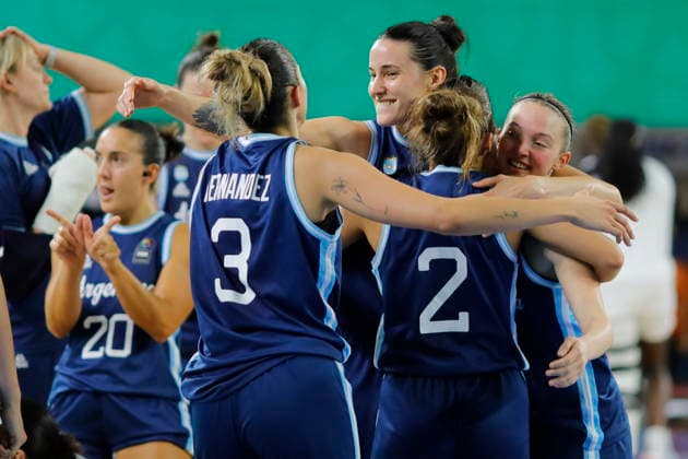FIBA Women s Olympic Pre-Qualifying Tournament 2026 - South Sudan vs Argentina Players of Argentina celebrate after winning the Group A game of the FIBA Women s Olympic Pre-Qualifying Tournament 2026 between South Sudan and Argentina in Guadalajara, Mexico, 18 August 2026. GUADALAJARA Mexico  Copyright: xFRANCISCOxGUASCOx