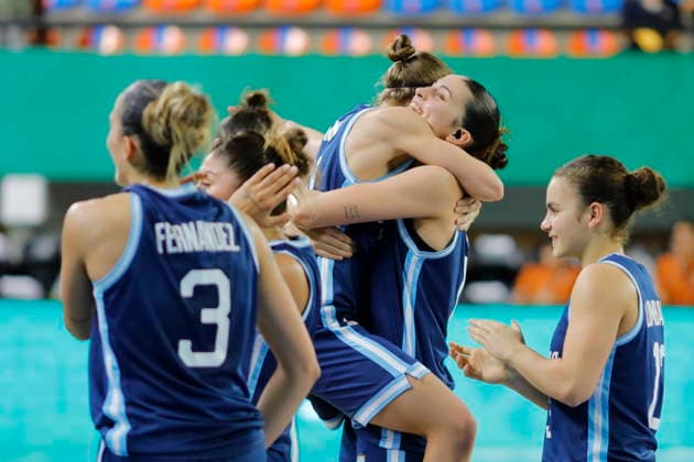FIBA Women s Olympic Pre-Qualifying Tournament 2026 - South Sudan vs Argentina Players of Argentina celebrate after winning the Group A game of the FIBA Women s Olympic Pre-Qualifying Tournament 2026 between South Sudan and Argentina in Guadalajara, Mexico, 18 August 2026. GUADALAJARA Mexico  Copyright: xFRANCISCOxGUASCOx