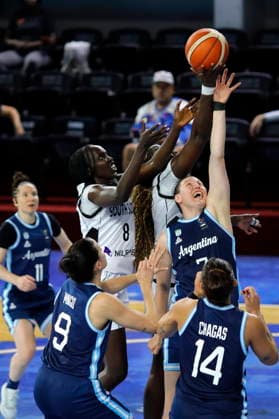 FIBA Women s Olympic Pre-Qualifying Tournament 2026 - South Sudan vs Argentina Rose Macuei (L) of South Sudan vies for the ball with Diana Cabrera of Argentina during the Group A game of the FIBA Women s Olympic Pre-Qualifying Tournament 2026 between South Sudan and Argentina in Guadalajara, Mexico, 18 August 2026. GUADALAJARA Mexico  Copyright: xFRANCISCOxGUASCOx