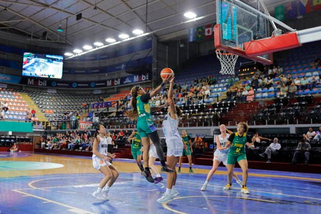 FIBA Women s Olympic Pre-Qualifying Tournament 2026 - New Zealand vs Brazil Ella Tofaeono (C-R) of New Zealand in action against Aaliyah Guyton (C-L) of Brazil during a Group A basketball game of the FIBA Women s Basketball World Cup 2026 Pre-Qualifying Tournament between New Zealand and Brazil at the Arena Astros in Guadalajara, Mexico, 18 August 2026. GUADALAJARA Mexico  Copyright: xFRANCISCOxGUASCOx