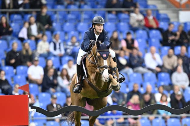AACHEN, TYSKLAND 20260819 Johan-Sebastian Gulliksen med hästen Equine America Harwich Vdl, vid onsdagens hoppning, lag tävling, under ryttar-VM i Aachen. *** Bilden ingar i SPORTPAKET. För övriga BETALBILD ** AACHEN TYSKLAND x10050x *** AACHEN, GERMANY 20260819 Johan Sebastian Gulliksen with his horse Equine America Harwich Vdl, during Wednesday’s show jumping team competition at the World Equestrian Games in Aachen *** This image is included in the SPORTS PACKAGE. For other images, see PAID CONTENT ** AACHEN, GERMANY x10050x  Copyright: xPontusxLundahl TTx RYTTAR-VM 2026