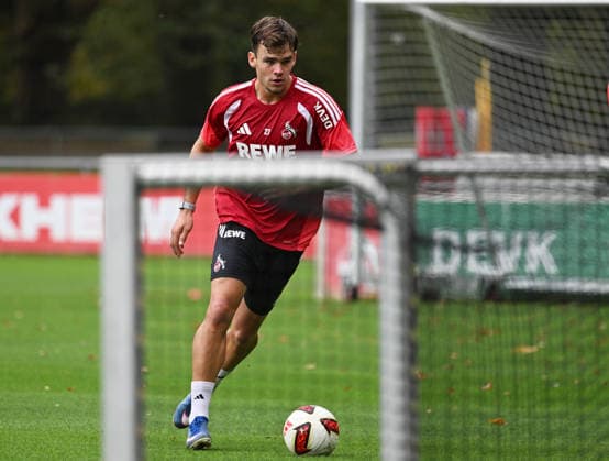 19.08.2026, xophax, Fussball 1.Bundesliga, 1.FC Koeln Geissbockheim , Gbh , Trainingsplätze, Training, Platz 1. Mannschaft hat frei, Trainingsfrei. Neuzugang Thijs Dallinga (1.FC Köln ) trainiert allein mit Leif Frach. Köln *** August 19, 2026, xophax, Soccer, Bundesliga 1, 1. FC Köln Geissbockheim, Gbh, Training Fields, Practice, Field 1: Team has the day off, No practice; New signing Thijs Dallinga of 1. FC Köln trains alone with Leif Frach in Cologne