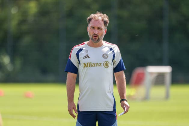 Jose Barcala (FC Bayern Muenchen, Chef-Trainer), Portraet, Portrait, GER, FC Bayern Muenchen Frauen Training, Fussball, Google Pixel Frauen-Bundesliga, Saison 2026 2027, 19.08.2026, GER, FC Bayern Muenchen Frauen Training, Fussball, Google Pixel Frauen-Bundesliga, Saison 2026 2027, 19.08.2026 Muenchen *** Jose Barcala, FC Bayern Munich, Head Coach, Portrait, GER, FC Bayern Munich Women s Training, Soccer, Google Pixel Women s Bundesliga, 2026–2027 Season, August 19, 2026, GER, FC Bayern Munich Women s Training, Soccer, Google Pixel Women s Bundesliga, 2026–2027 Season, August 19, 2026, Munich Copyright: xEibner-Pressefoto JennixMaulx EP_JML