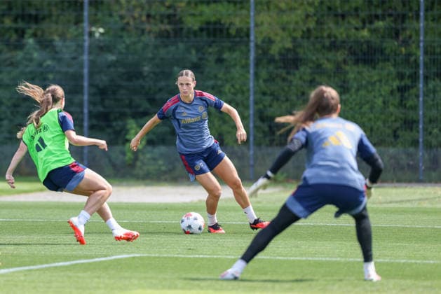 Klara Buehl (FC Bayern Muenchen, 17) mit Ball, GER, FC Bayern Muenchen Frauen Training, Fussball, Google Pixel Frauen-Bundesliga, Saison 2026 2027, 19.08.2026, GER, FC Bayern Muenchen Frauen Training, Fussball, Google Pixel Frauen-Bundesliga, Saison 2026 2027, 19.08.2026 Muenchen *** Klara Buehl, FC Bayern Munich, age 17 with the ball, GER, FC Bayern Munich Women s Training, Soccer, Google Pixel Women s Bundesliga, 2026–2027 Season, August 19, 2026, GER, FC Bayern Munich Women s Training, Soccer, Google Pixel Women s Bundesliga, 2026–2027 Season, August 19, 2026, Munich Copyright: xEibner-Pressefoto JennixMaulx EP_JML