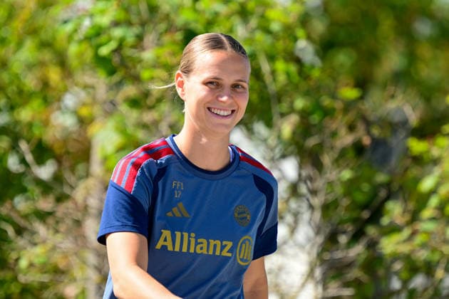 19.08.2026, München, Deutschland. Google Pixel Frauen-Bundesliga: Die FC Bayern Frauen absolvieren auf dem FC Bayern Campus eine Trainingseinheit vor dem Bundesliga-Saisonauftakt gegen den 1. FC Union Berlin. Klara Bühl (FC Bayern Frauen) *** August 19, 2026, Munich, Germany Google Pixel Women s Bundesliga The FC Bayern Women s team holds a training session at the FC Bayern Campus ahead of the Bundesliga season opener against 1. FC Union Berlin Klara Bühl FC Bayern Women s Team