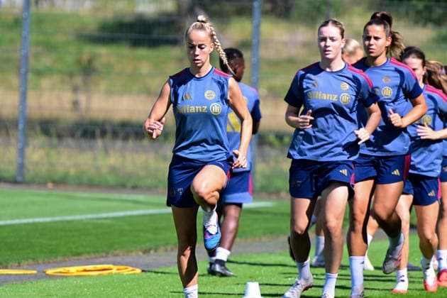 19.08.2026, München, Deutschland. Google Pixel Frauen-Bundesliga: Die FC Bayern Frauen absolvieren auf dem FC Bayern Campus eine Trainingseinheit vor dem Bundesliga-Saisonauftakt gegen den 1. FC Union Berlin. Giulia Gwinn (FC Bayern Frauen) *** August 19, 2026, Munich, Germany Google Pixel Women s Bundesliga The FC Bayern Women s team holds a training session at the FC Bayern Campus ahead of their Bundesliga season opener against 1. FC Union Berlin Giulia Gwinn FC Bayern Women