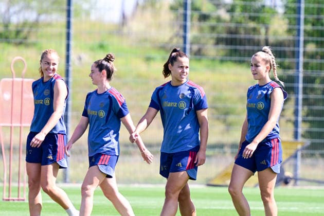 19.08.2026, München, Deutschland. Google Pixel Frauen-Bundesliga: Die FC Bayern Frauen absolvieren auf dem FC Bayern Campus eine Trainingseinheit vor dem Bundesliga-Saisonauftakt gegen den 1. FC Union Berlin. Übersicht *** August 19, 2026, Munich, Germany Google Pixel Women s Bundesliga The FC Bayern Women s team holds a training session at the FC Bayern Campus ahead of their Bundesliga season opener against 1. FC Union Berlin Overview