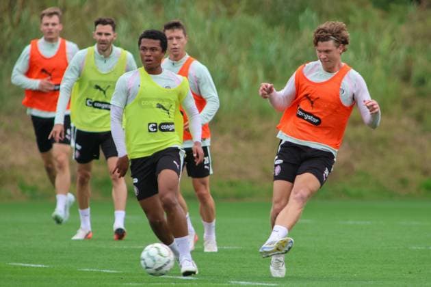 Football, 2nd Bundesliga, FC St. Pauli, training
