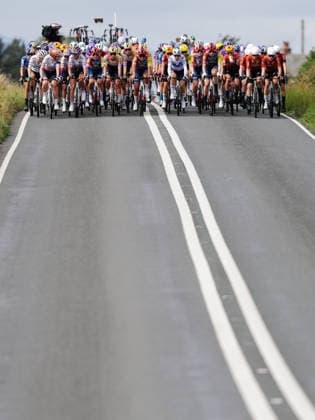 2026 Lloyds Tour of Britain Women Picture by Alex Whitehead SWpix.com - 19 08 2026 - Cycling - UCI Women s World Tour - 2026 Lloyds Tour of Britain Women - Stage 1: Cockermouth to Cockermouth (158.9km) - The peloton Liverpool England Copyright: x xSWpix.comx(t axPhotographyxHubxLtd)xAlexxWhitehead SWpix.comx SWP-3030-18133