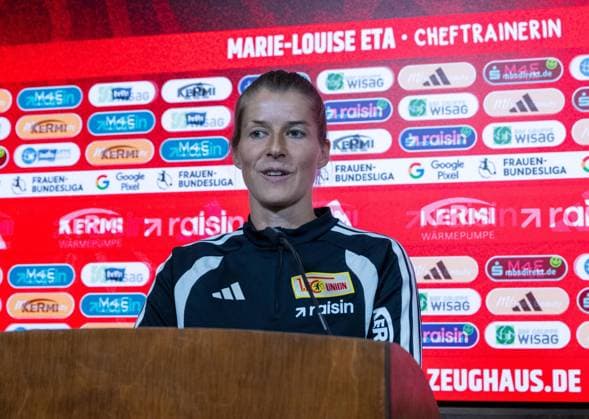 Fußball, Frauen, Saison 2026 2027, Google Pixel Frauen-Bundesliga, 1. FC Union Berlin, Pressekonferenz, Trainerin Marie-Louise Eta (1. Frauen 1. FC Union), 19.08.2026, *** Soccer, Women s, 2026–2027 Season, Google Pixel Women s Bundesliga, 1. FC Union Berlin, Press Conference, Coach Marie Louise Eta, 1. FC Union Women s Team, August 19, 2026, Copyright: xMatthiasxKochx
