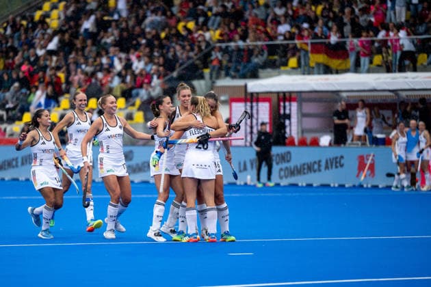 19.08.2026, BEL, Hockey, Frauen, FIH Weltmeisterschaft, Länderspiel, USA vs Deutschland Jette Fleschütz ( Deutschland, 28 ), Sonja Zimmermann ( Deutschland, 16 ), Felicia Wiedermann ( Deutschland, 26 ), Johanna Hachenberg ( Deutschland, 25 ), Lisa Nolte ( Deutschland, 10 ), Lynn Krings ( Deutschland, 17 ), Lucina von der Heyde ( Deutschland, 14 ) jubeln über das Tor zum 0:1, Wavre Belfius Arena Wallonisch-Brabant Belgien *** August 19, 2026, BEL, Field Hockey, Women, FIH World Championship, International Match, USA vs. Germany: Jette Fleschütz (Germany, 28), Sonja Zimmermann (Germany, 16), Felicia Wiedermann (Germany, 26), Johanna Hachenberg (Germany, 25), Lisa Nolte (Germany), 10, Lynn Krings (Germany), 17, and Lucina von der Heyde (Germany), 14, celebrate the goal that made the score 0–1 at the Wavre Belfius Arena in Walloon Brabant, Belgium Copyright: xNordphoto Memmlerx